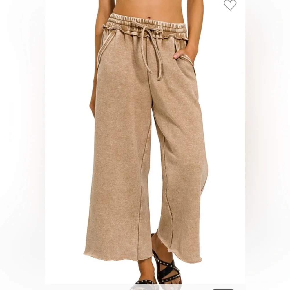 Cute Acid Washed Short Pants - Picture 2 of 3